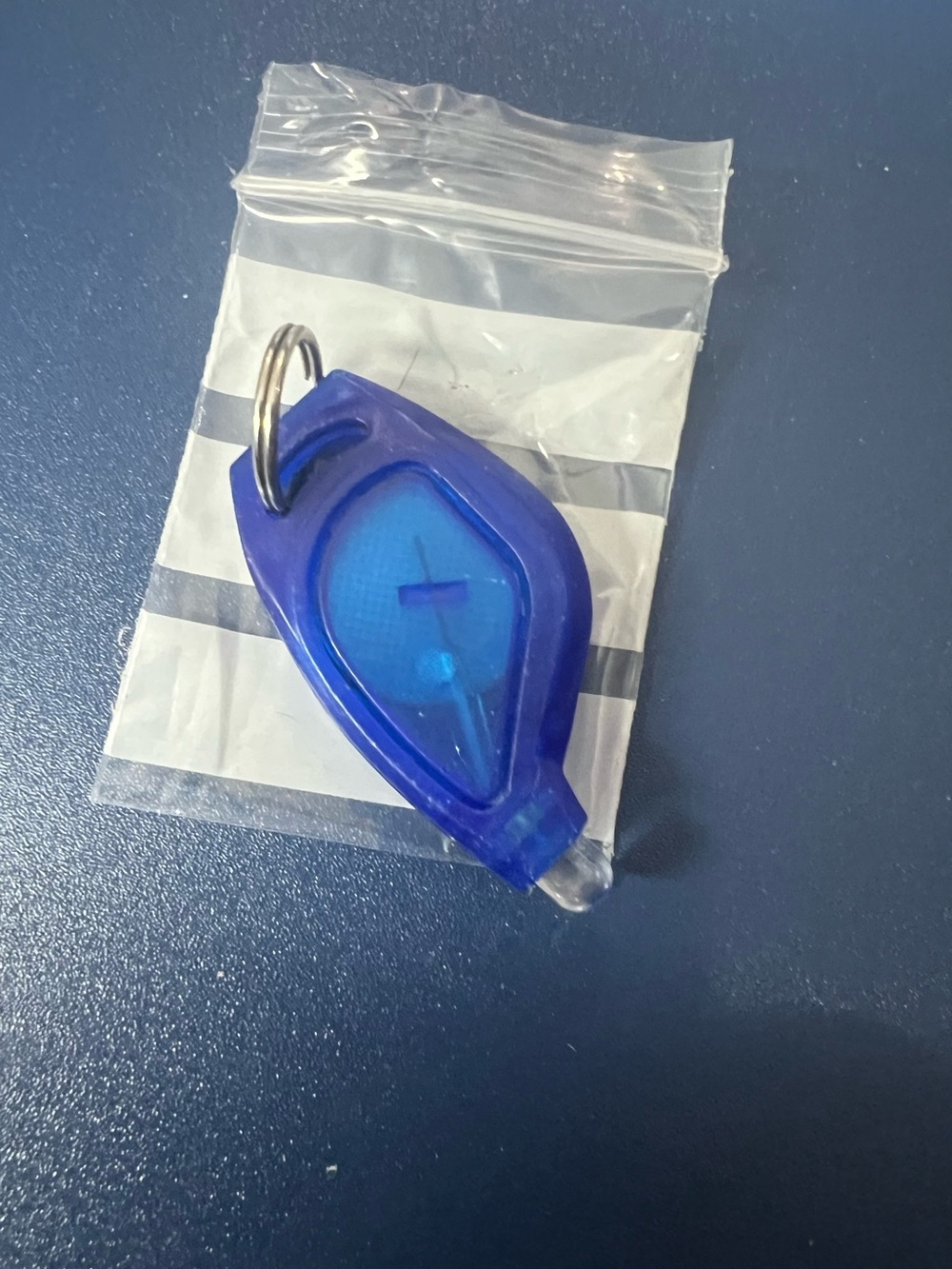 ⭐️ 10-4-10 - Keychain - Mini Light - Picture 3 of 6